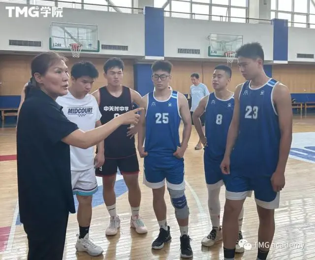 哪里能找到关于智能球衣在篮球训练中应用的信息_1
